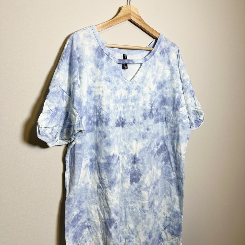 Ambrielle Sleepwear Blue and White Tie Dye Sleep Dress - Picture 2 of 6